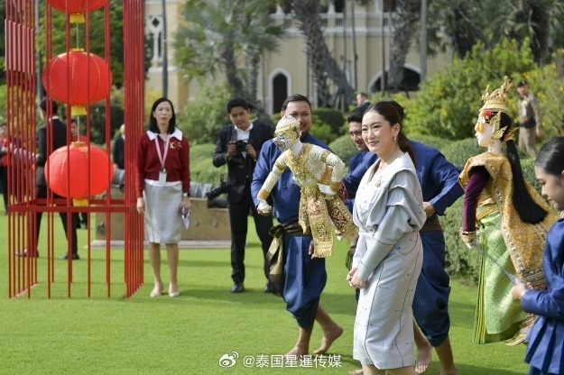个方面